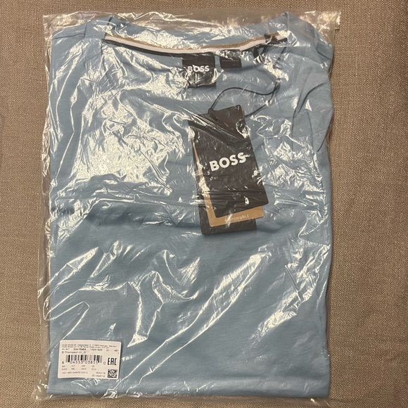 BOSS - Thompson Solid T-Shirt - Picture 5 of 9